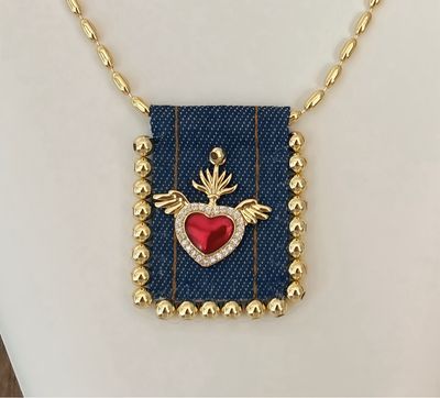 Collar Escapurario Demi Brass Plated Corazon Con Alas.