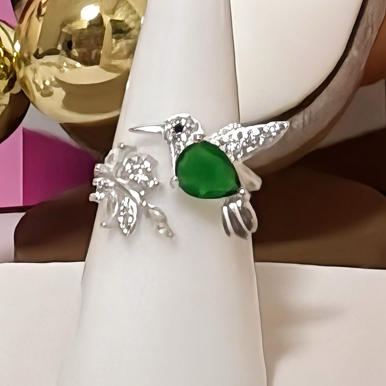 Anillo Artesanal Colibri  Color Verde esmeralda Multi Zirconias, Plata Mexicana .925
