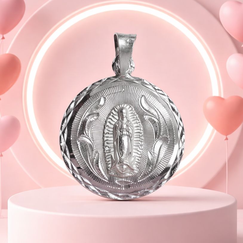 Dije Medalla Virgen de Guadalupe Diamantada.mide 4cm, Plata Mexicana 925