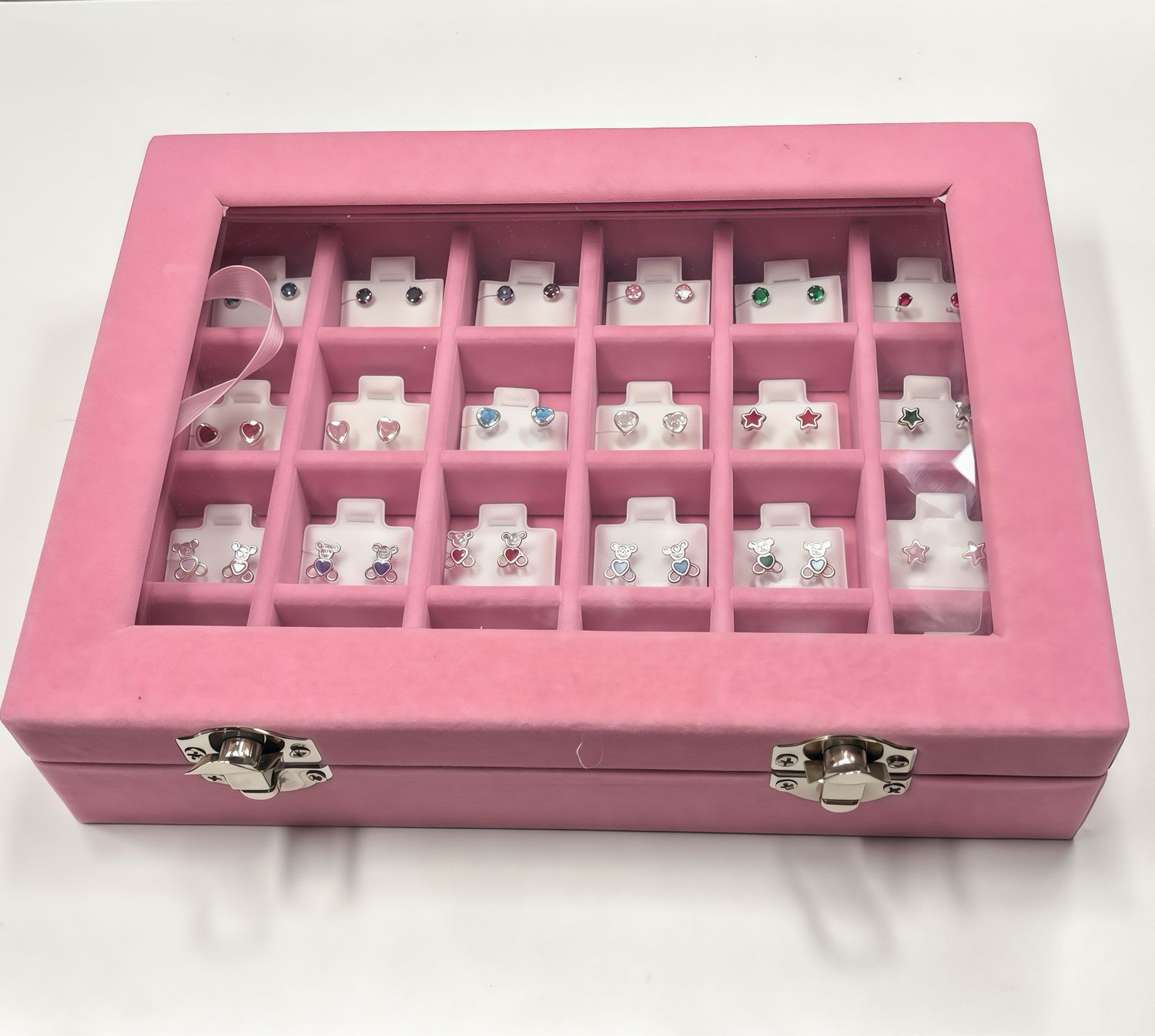 Estuche con Broquel de plata 925, 24 pares