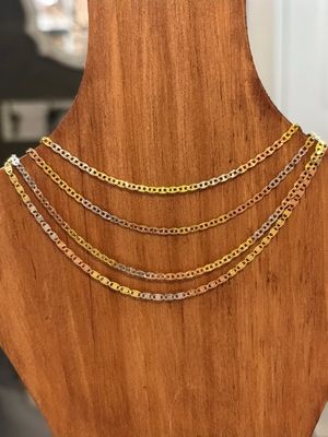 Cadena Estilo Valentino en chapa de oro en tres colores, mide 18" de largo, en Plata 925 Italiana