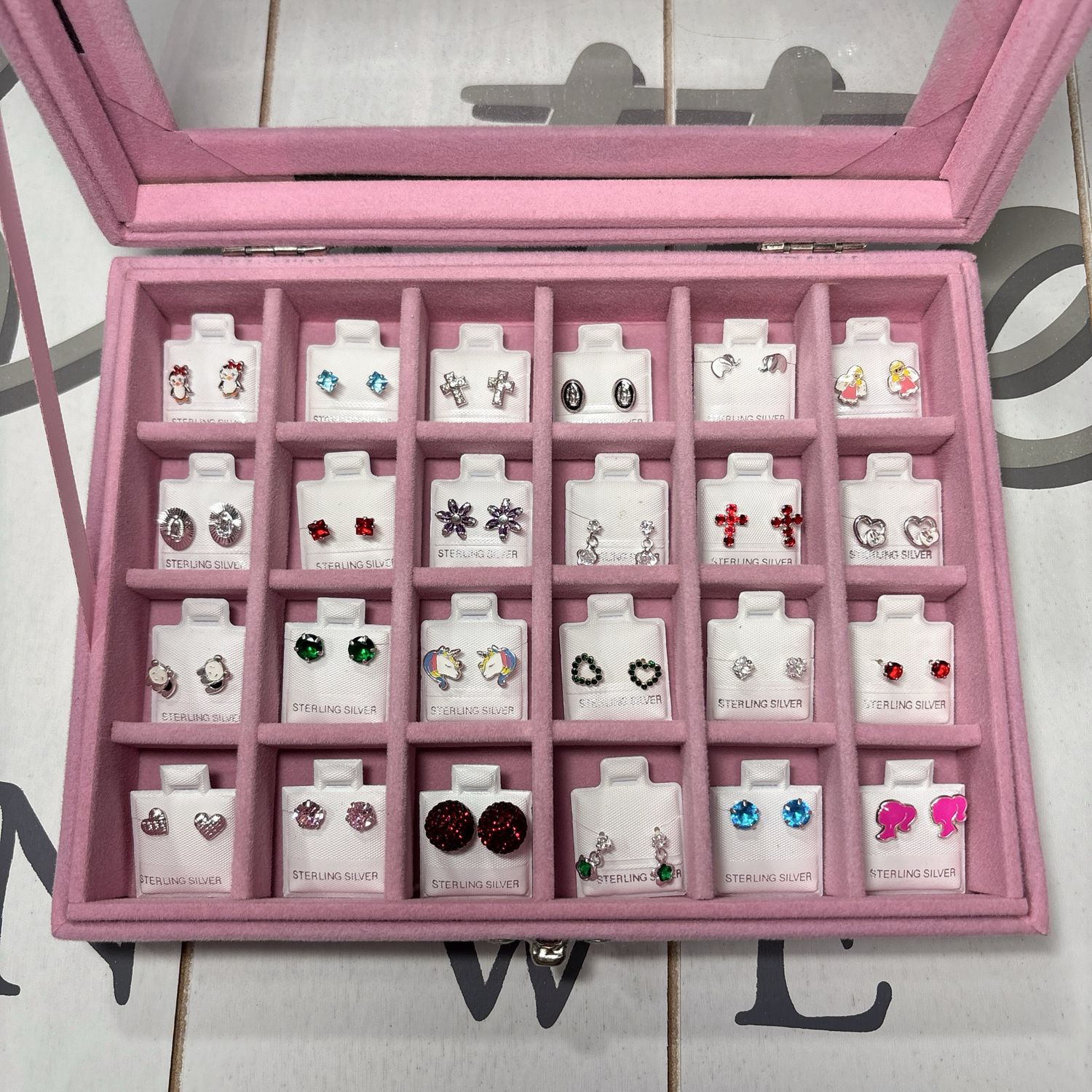 Estuche de Broquel en Plata 925 con 24 pares 