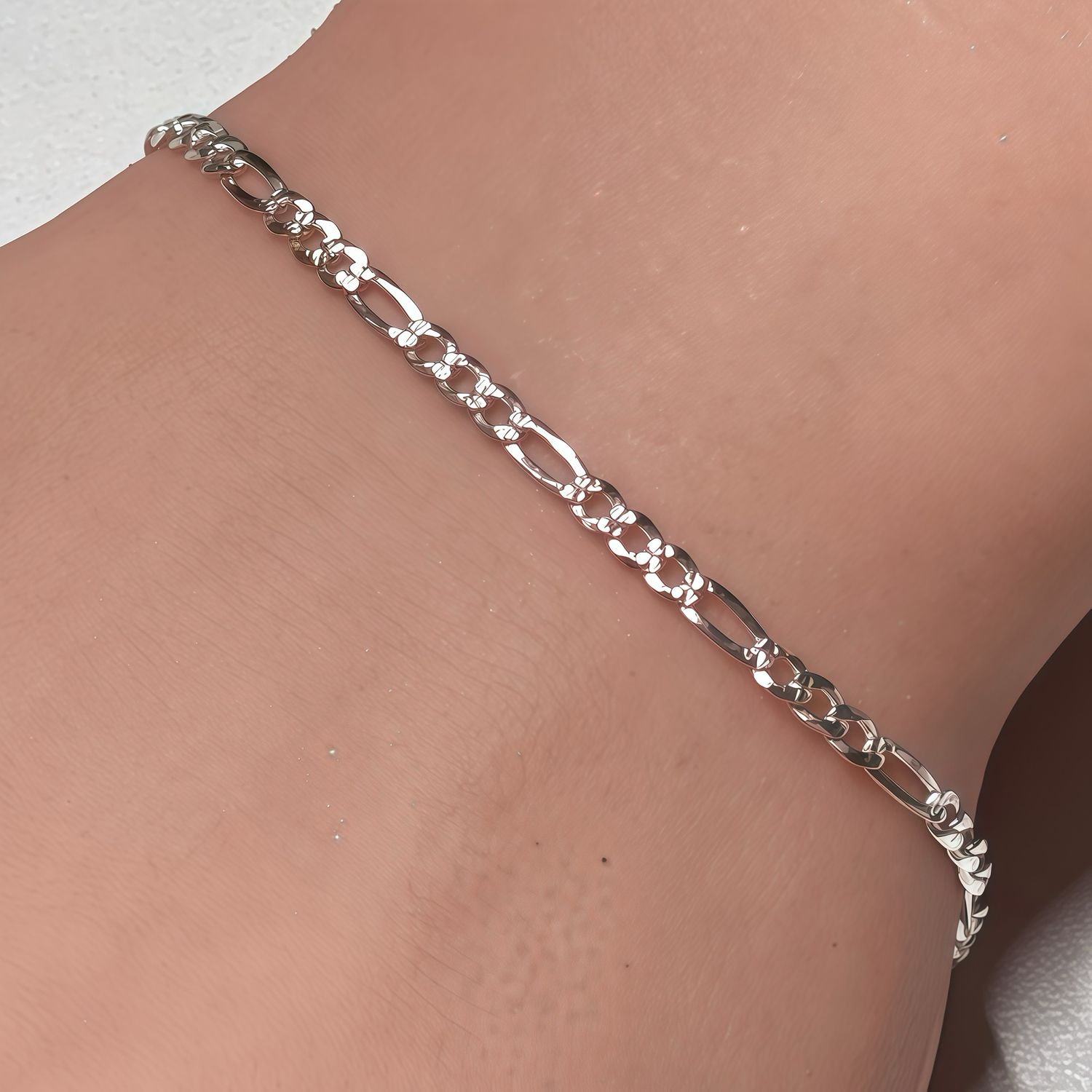 Pulsera Figaro 2.5M m de ancho, 7" de largo broche de perico Plata 925 Italiana