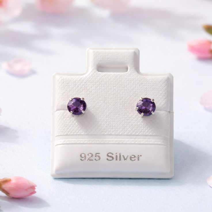 Broquel Recto Cubico con mariposita atras 4mm Morado Plata 925 MX