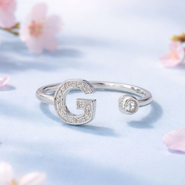 Anillo Micropabe Letra "G"  plata 925. Ajustable entre talla 6 &amp; 7