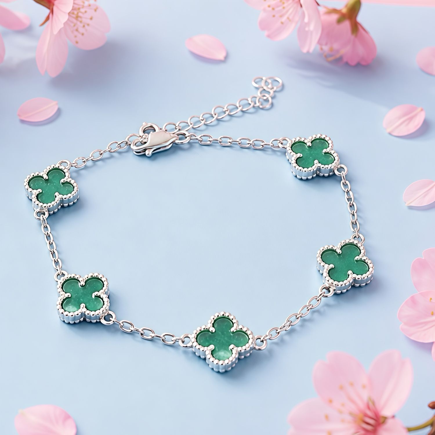 Pulsera Trébol mide hasta 8.5” de largo con extensión en color Verde Plata 925 MX 