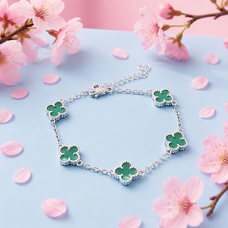 Pulsera Trébol mide hasta 8.5” de largo con extensión en color Verde Plata 925 MX 