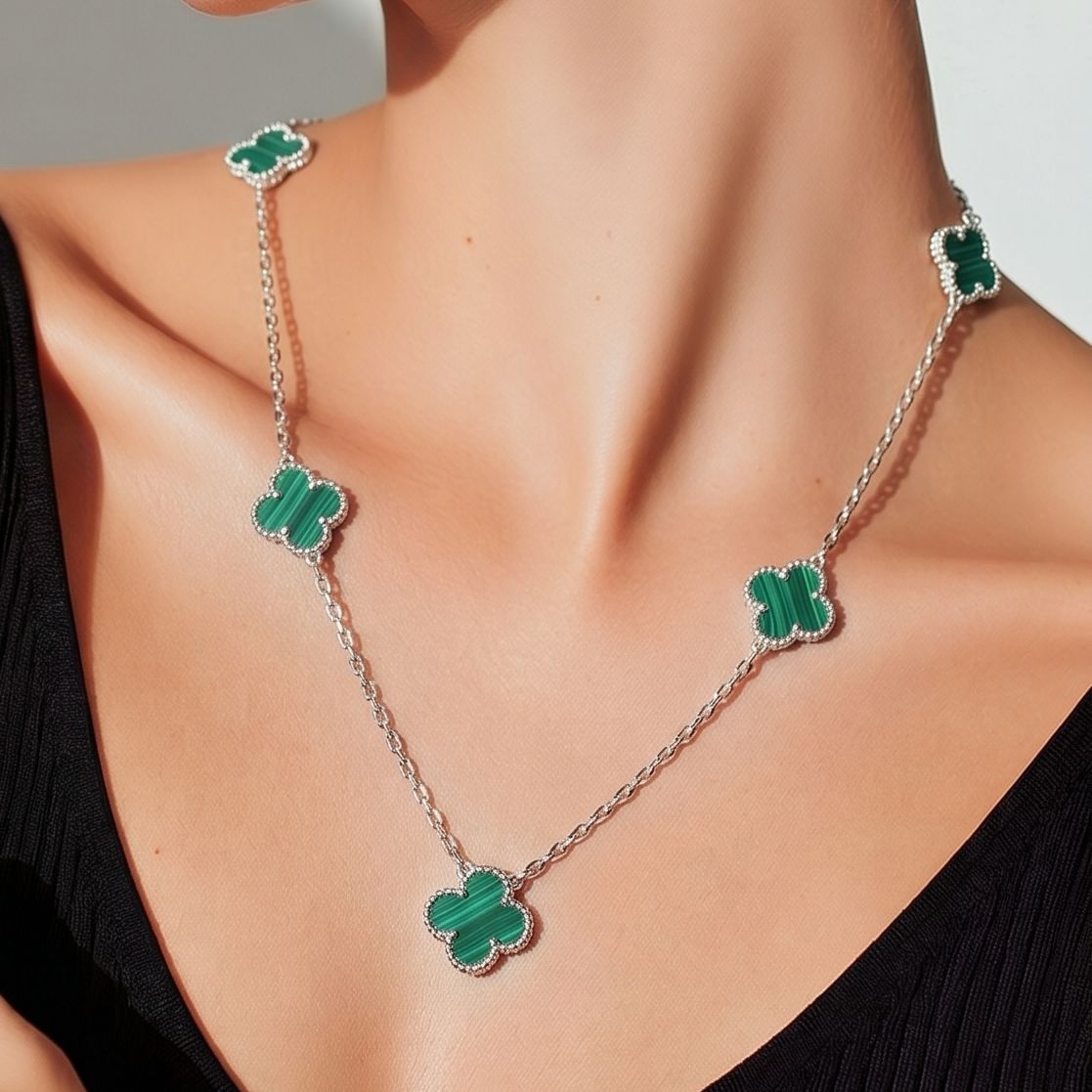 Collar Trébol mide 18” de largo color Verde  Plata 925 MX 