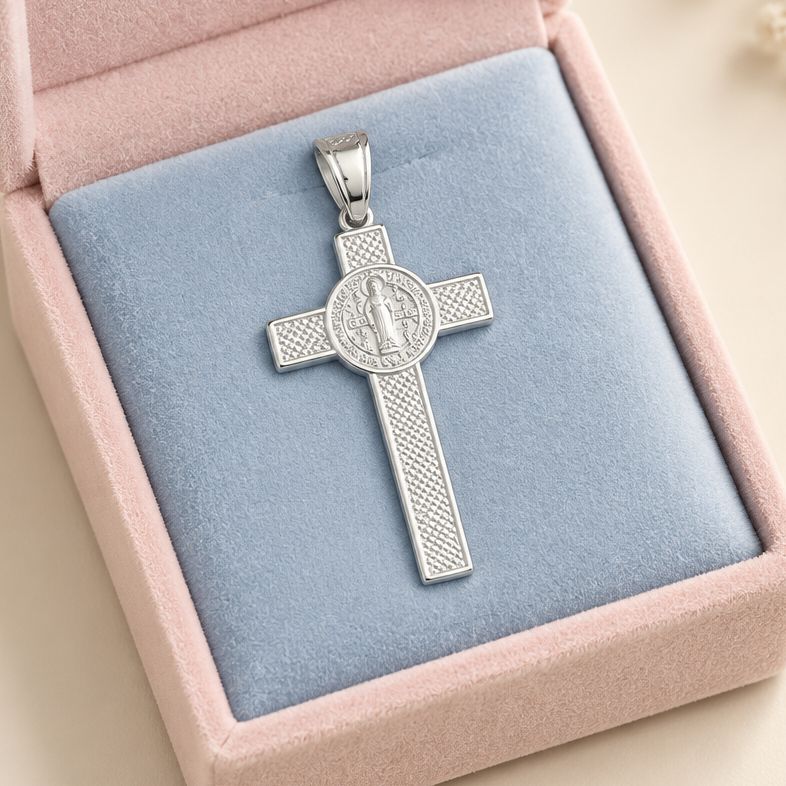 Cruz de San Benito Mide 3CM, ideal para cadena 5mm Plata 925