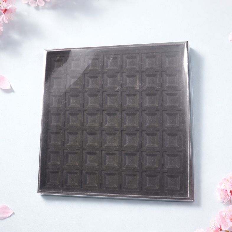 Caja de cartón para Broqueles con tapadera de acetato con 42 espacios 