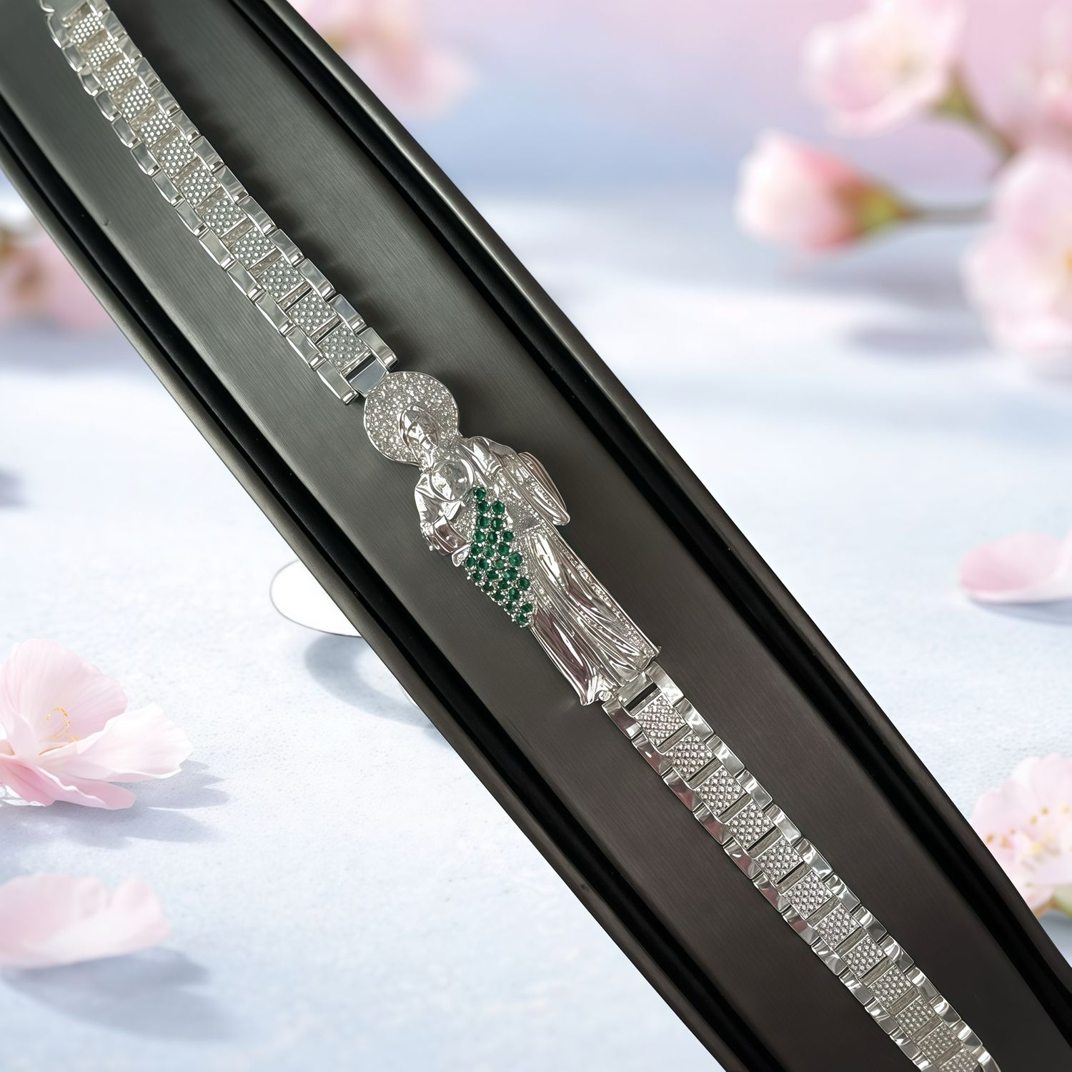 Pulsera Estilo ROL  San Judas Manto verde mide 8.5" Y 9MM de ancho  Plata  925 Mexicana