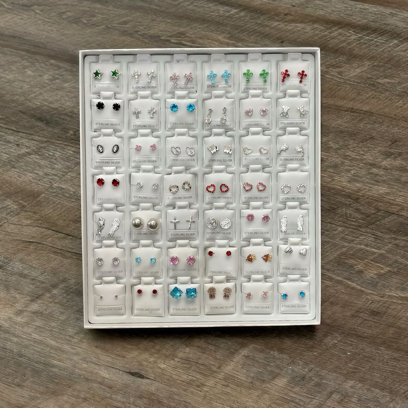 Caja con 42 pares de Broquel en Plata 925 