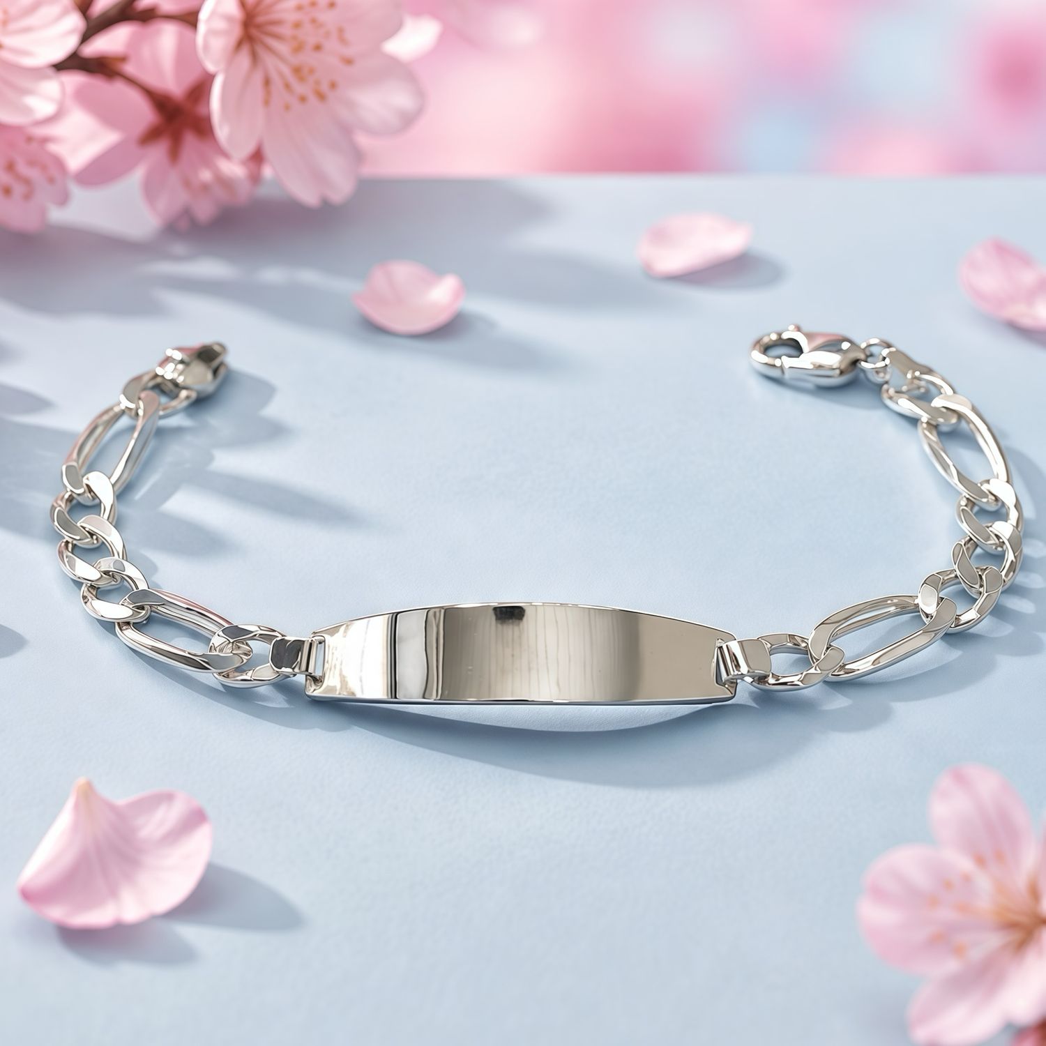 Pulsera con placa Estilo Figaro Mide 7mm de ancho, 8.5" de largo Plata 925 Mexicana