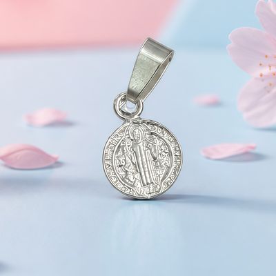 Dije Medalla San Benito Mini 1cm Plata 925 Mexicana, ideal para cadenas de 3mm o menos