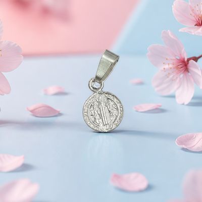 Dije Medalla San Benito Mini 1cm Plata 925 Mexicana, ideal para cadenas de 3mm o menos