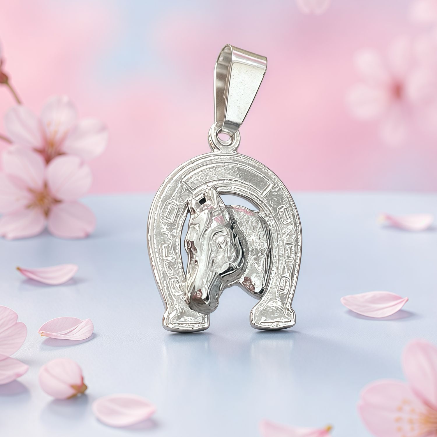 Dije Herradura con Caballo mide 3.5cm Plata 925 Mexicana, ideal para cadenas de 4mm o menos