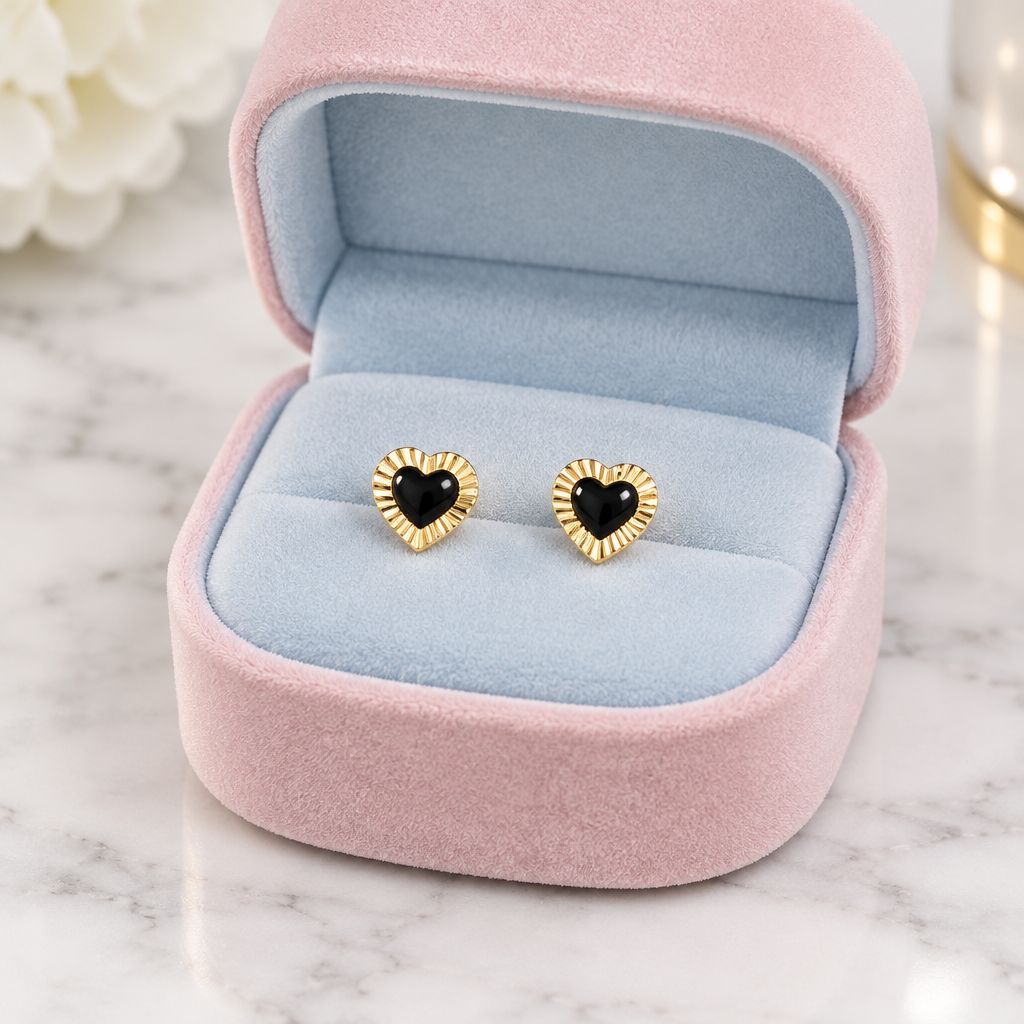 Broquel Diamantado Corazon esmaltado Negro  Oro 14K