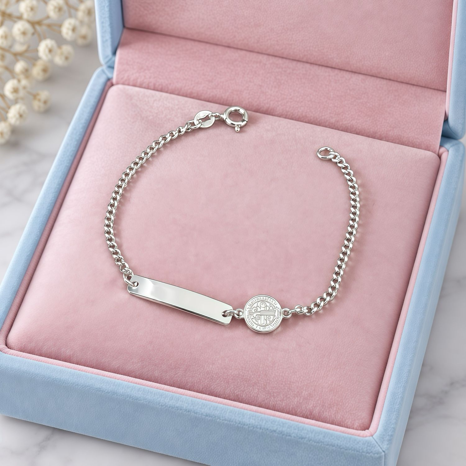 Pulsera Estilo Cubana con medalla San Benito