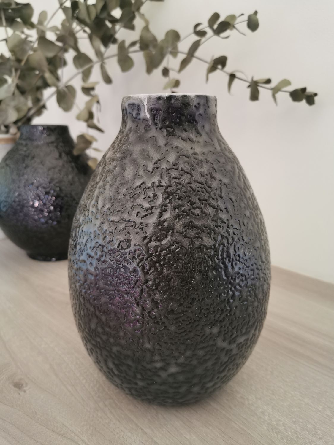 Frosty midnight mizzle vase