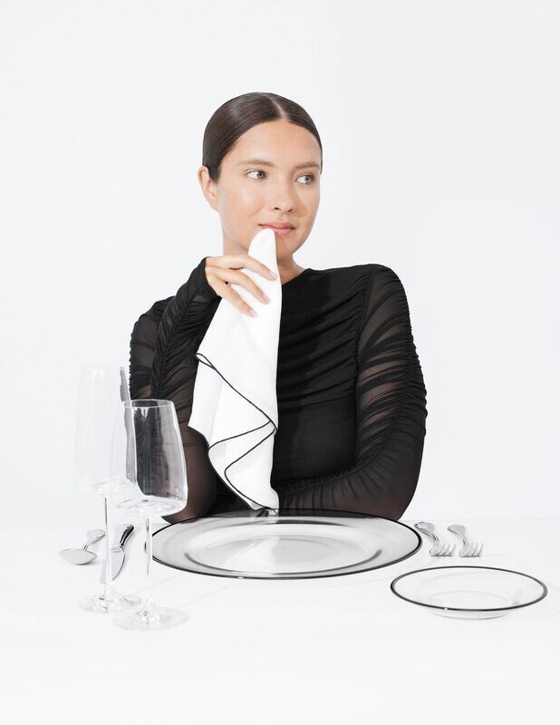 Serviette de table brodée en lin Flora