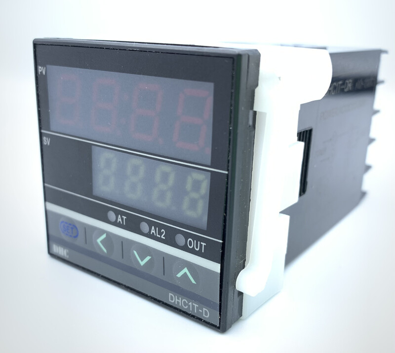 DHC1TDRJ600 DHC CONTROL DE TEMPERATURA 48X48 MM PARA TERMOPAR TIPO J 600°C VOLTAJE 100/240 VAC DIGITAL
