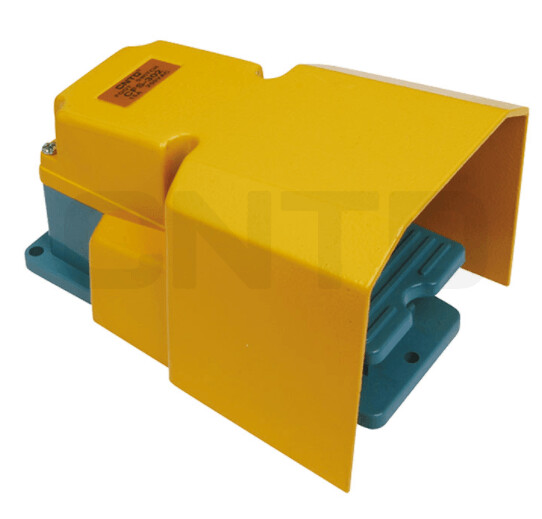 Pedal interruptor metálico con guarda de seguridad CFS-502 , 15AMP 250V 1NA+1NC | CNTD