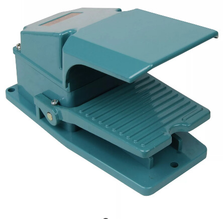 Pedal interruptor de pie metálico CFS-402 , 15AMP 250V 1NA+1NC | CNTD