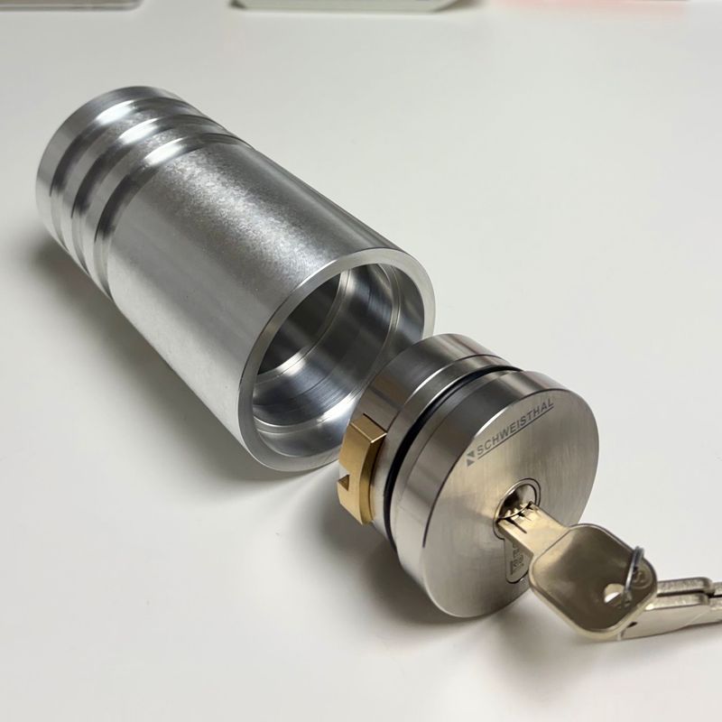 NEU - safemo-tube S 075/150 Classic-Ultra, Schlüssel- bzw. Mini-Tresor mit innovativem Riegelverschluss, Typ Schweisthal NEU - safemo-tube S 075/150 Classic-Ultra, Schlüssel- bzw. Mini-Tresor mit innovativem Riegelverschluss, Typ Schweisthal