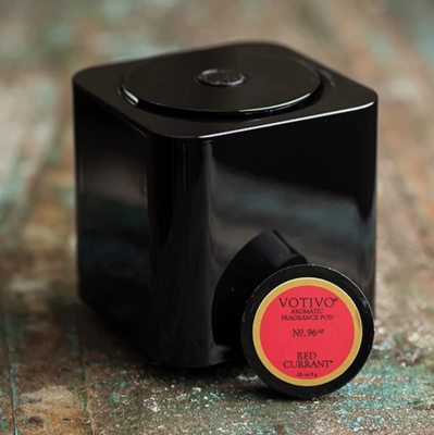 Votivo Black Box Fan Diffuser includes a Red Currant Fragrance Pod