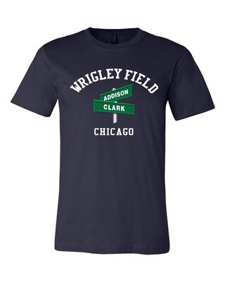 Wrigley Field Chicago Addison and Clark Street Sign Men&#39;s T-shirt