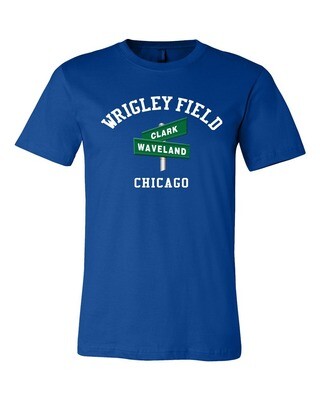 Wrigley Field Chicago Clark and Waveland Street Sign Men&#39;s T-shirt