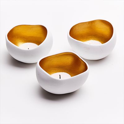 Anoq Trio Gold: Set van 3 Organische Theelichthouders Trio Gold van Anoq