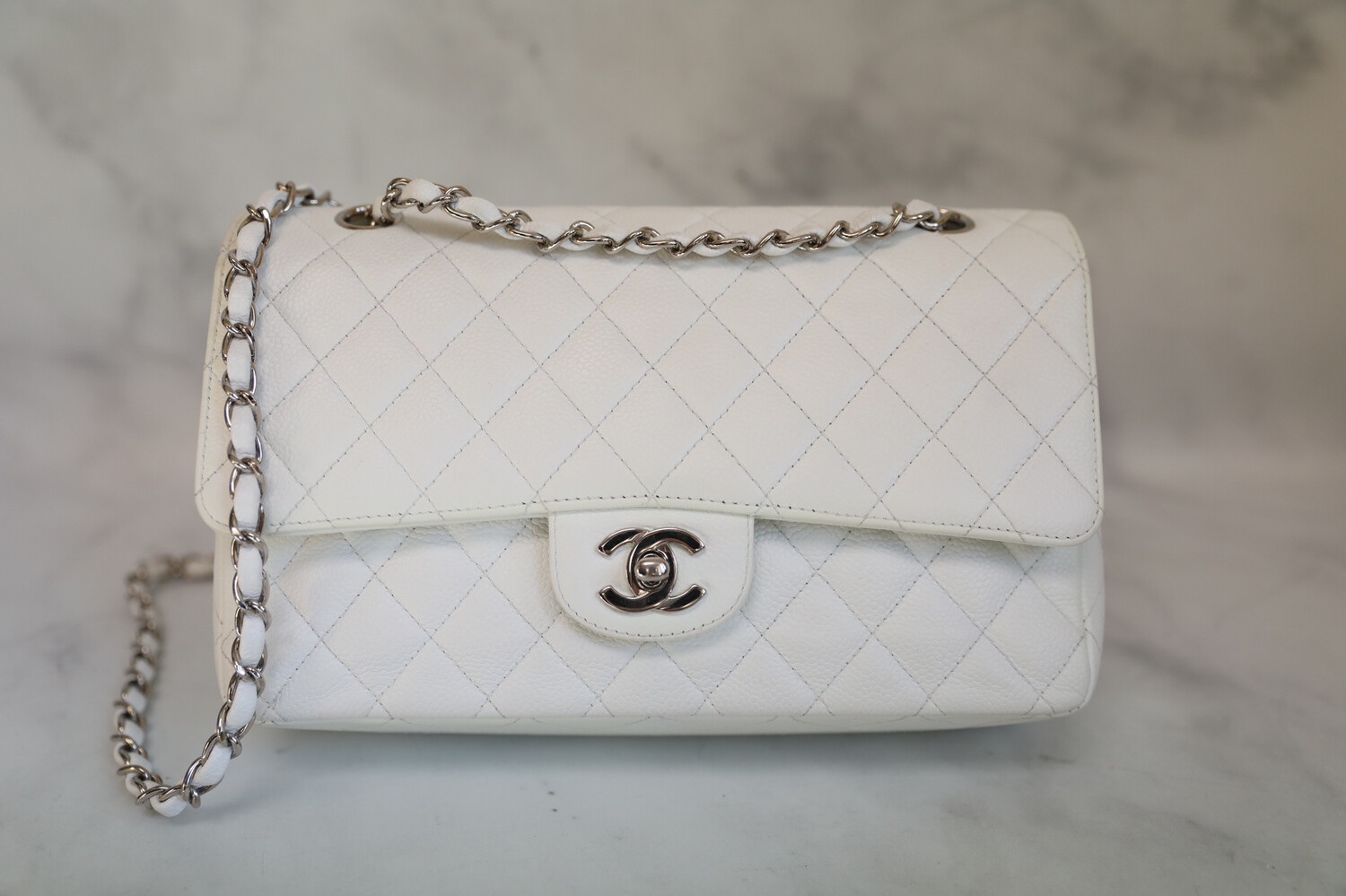 Chanel Classic Medium Double Flap Caviar White, Silver Hardware Preowned - No Dustbag