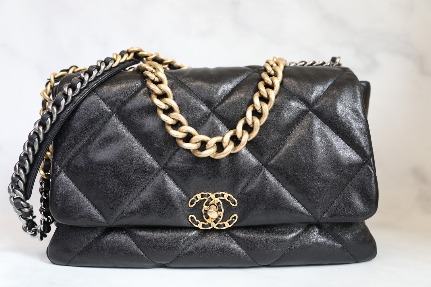 Chanel 19 Maxi, Black Preowned in Box WA001