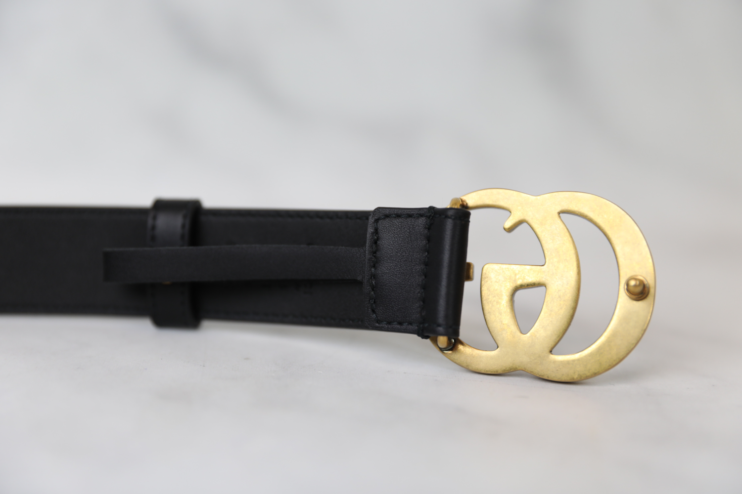 Gucci Black Leather Belt with Gold Buckle and dust bag size EU 70x28 Authentic Gucci Black Smooth Calfskin Leather Gold Double G  main image 2