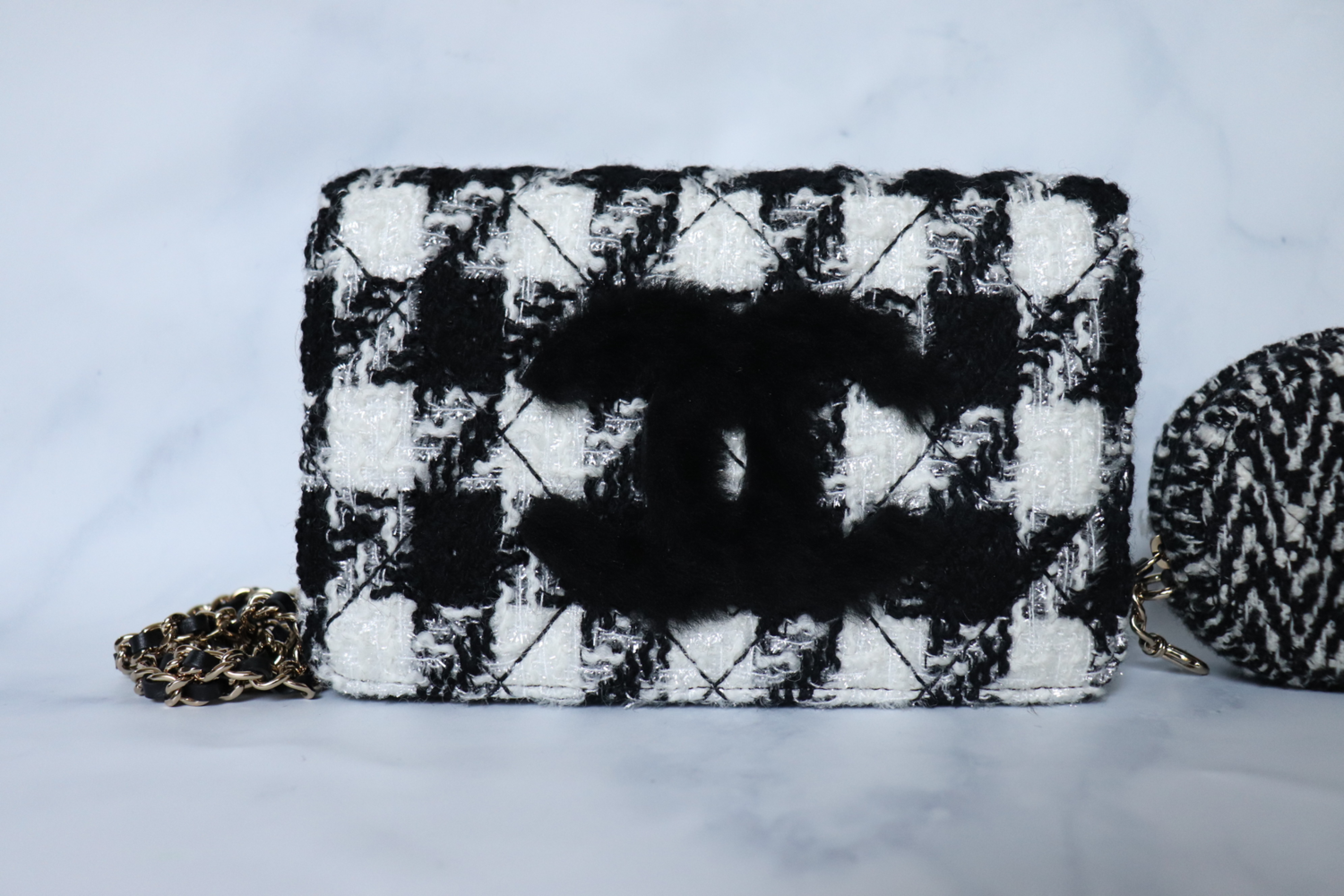 Chanel Wallet on Chain (WOC) Tweed Houndstooth black and White With Pouch, New Full Set
