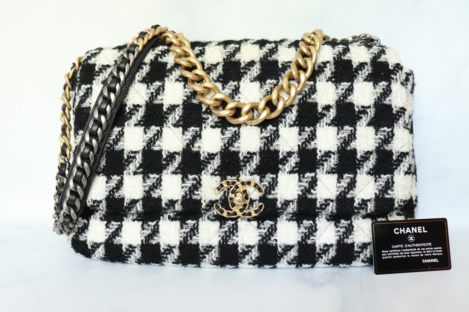 Chanel 19 Maxi Houndstooth Black and White, New in Dustbag