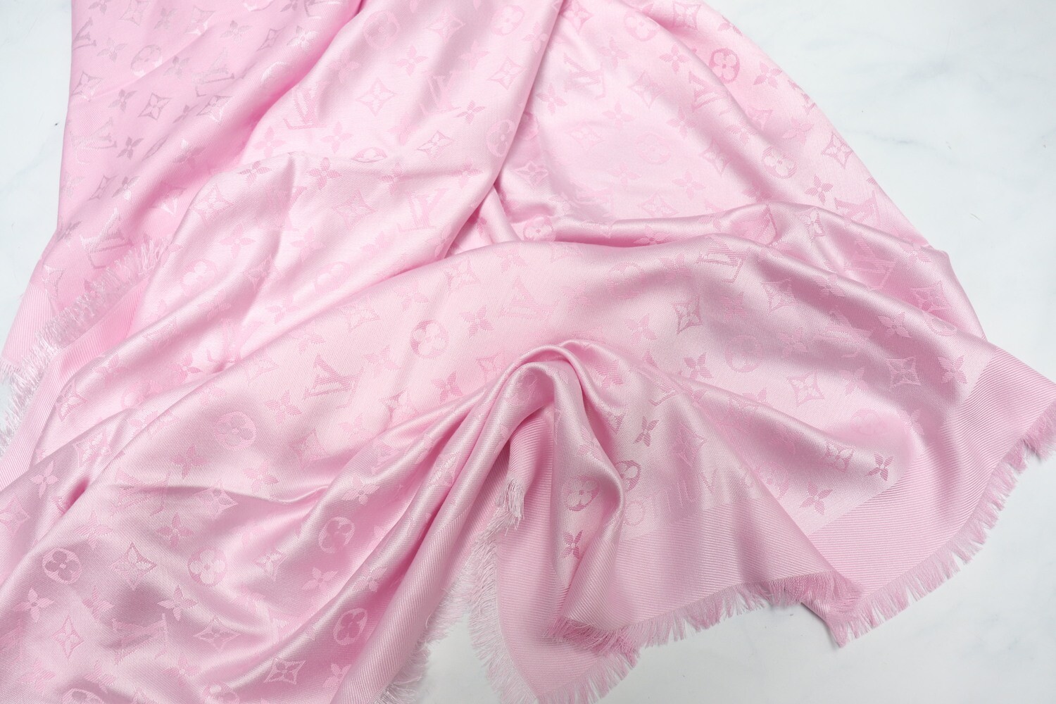 Louis Vuitton Monogram Shawl, Rose Ballerine Pink, M73654, with Blemish MA001