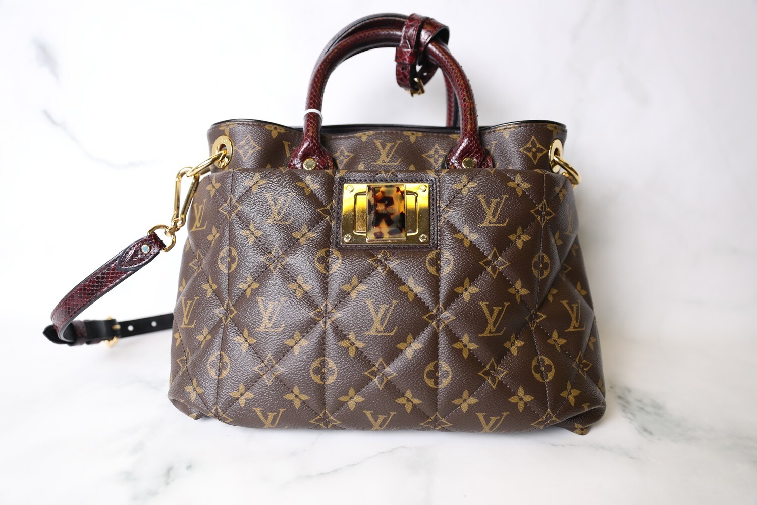 Louis Vuitton Etoile Exotique MM, Monogram, Preowned in Dustbag WA001