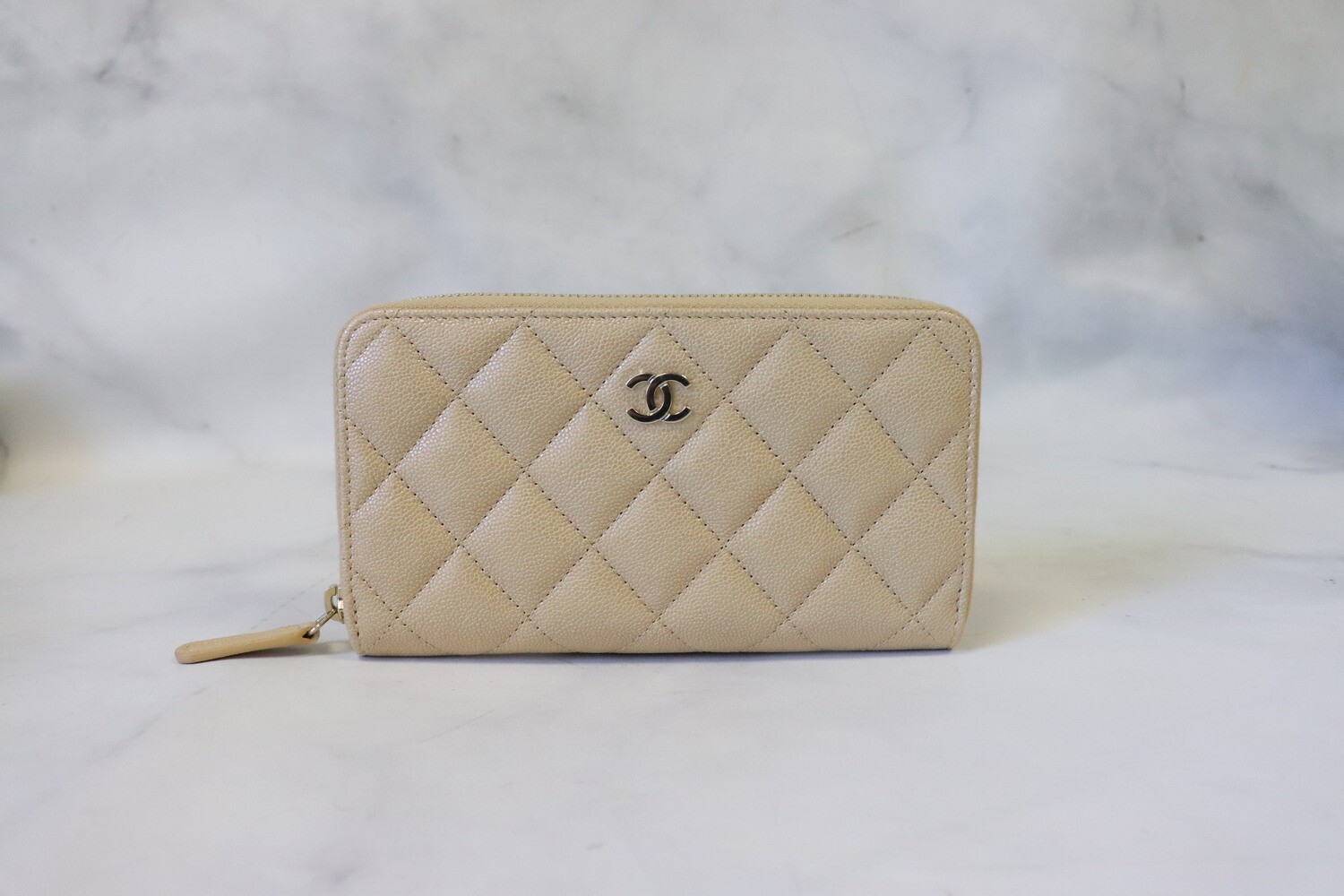 Chanel SLG Ivory Iridescent Caviar Leather, Gold Hardware, Like New in Dustbag