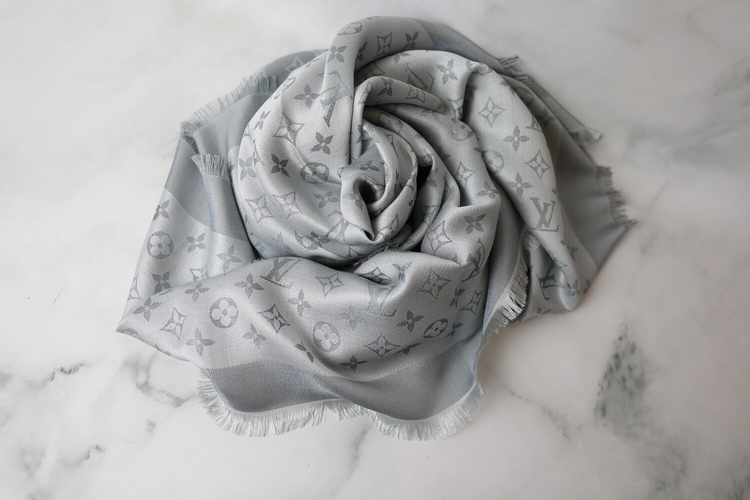 Louis Vuitton Monogram Shawl, Grey Silver Griggio Azurro, M76353, New in Tissue MA001