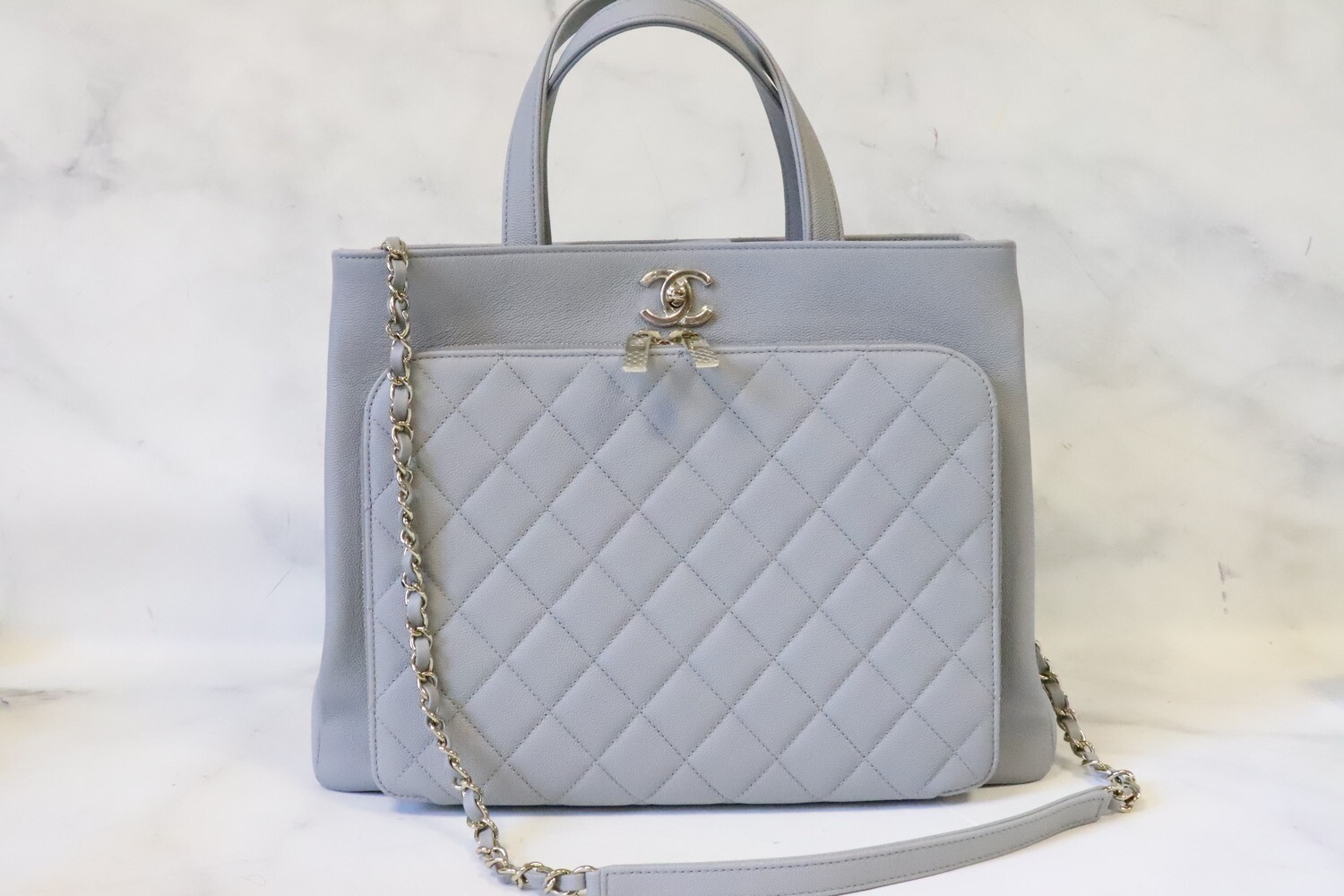 Business Affinity, Grey 20P Caviar Leather, Light Gold Hardware, Like New in Dustbag