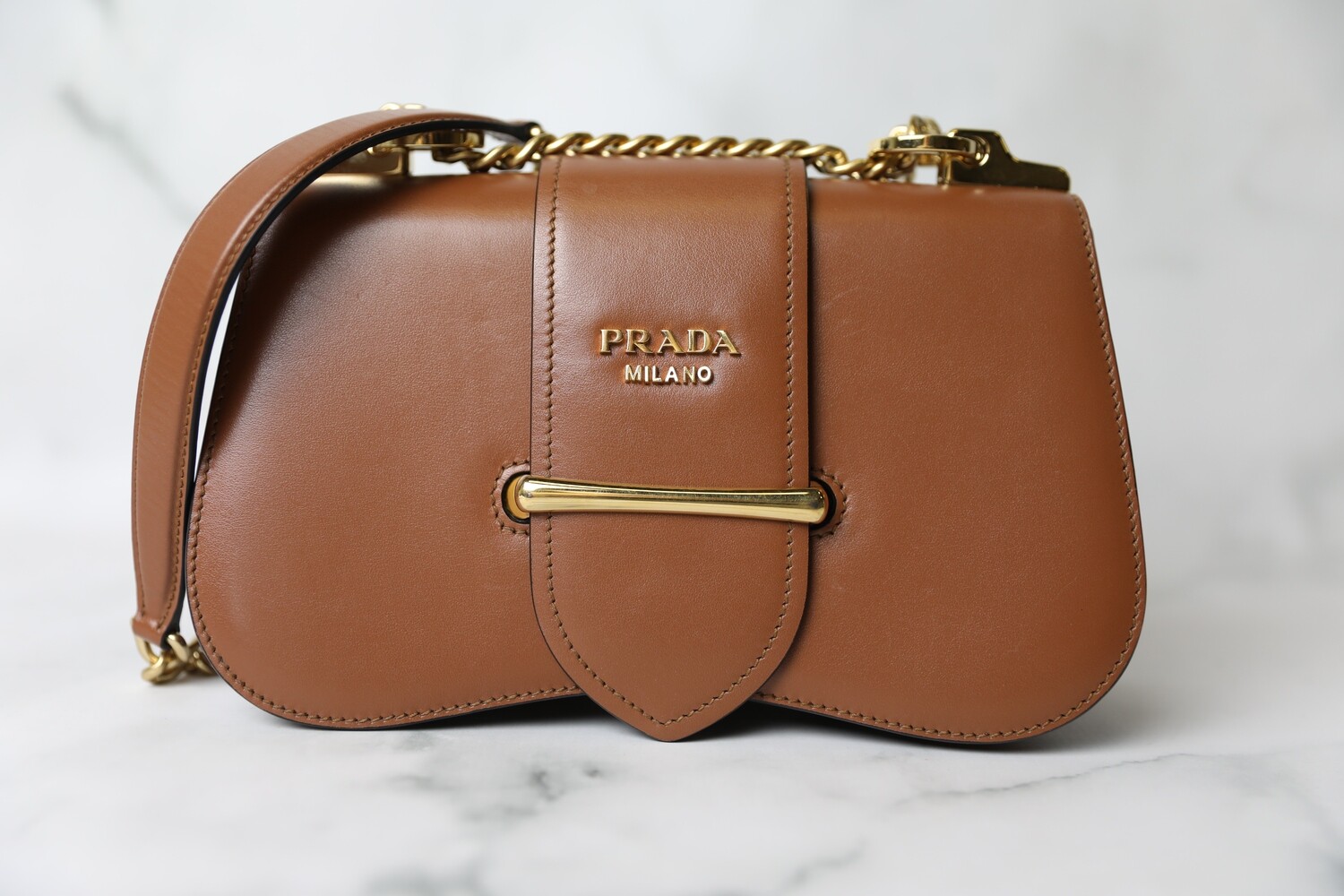 Prada Sidonie City, Tan Calfskin. Preowned no Dustbag WA001