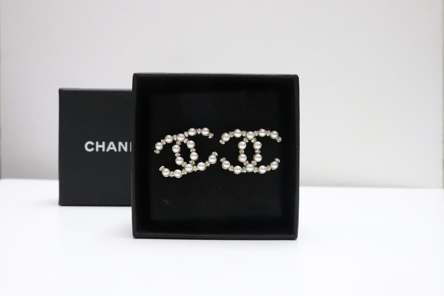 Chanel Earrings Statement 21C Pearl Crystal CC, New in Box
