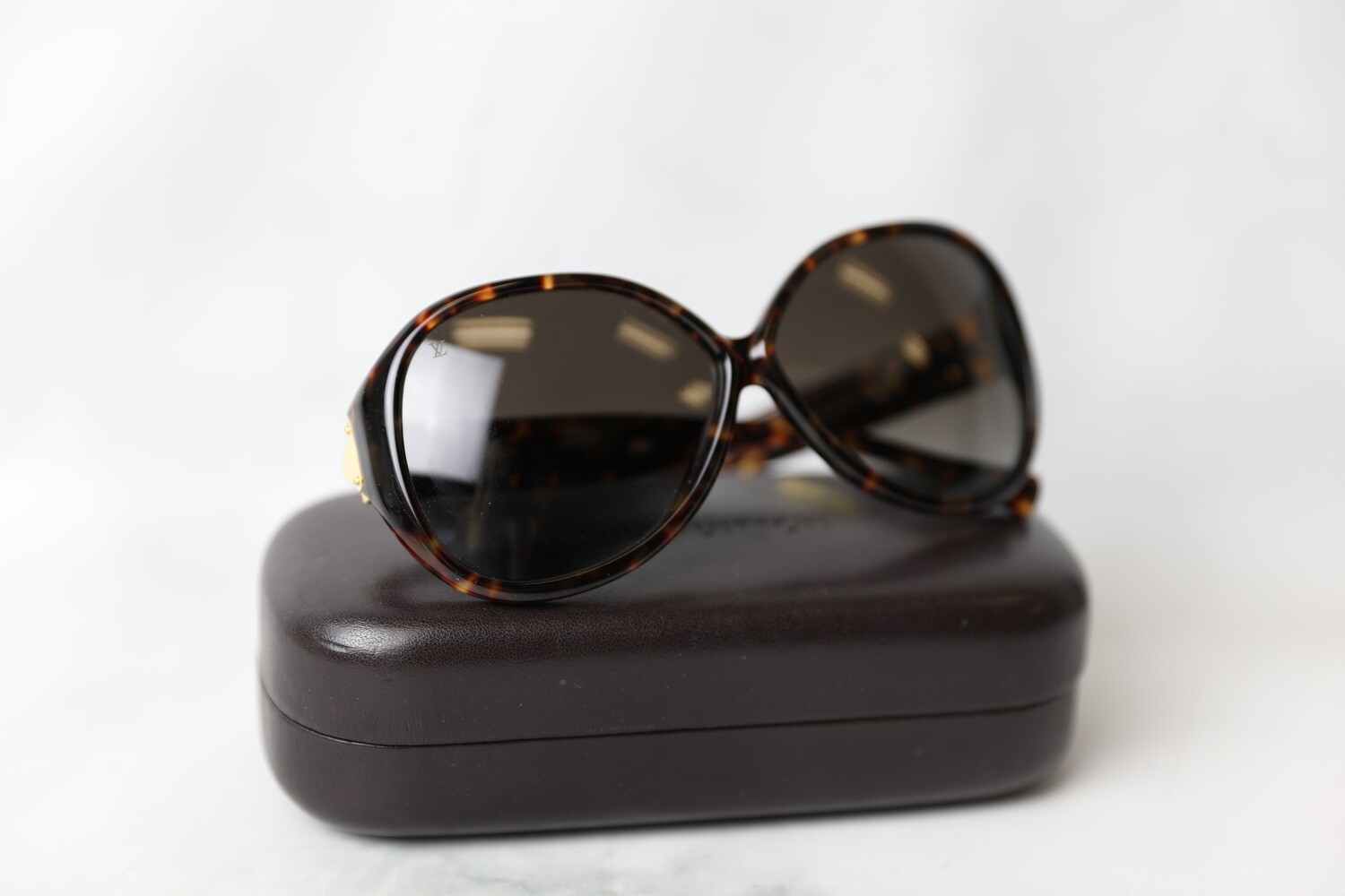 Louis Vuitton Sunglasses, Preowned WA001