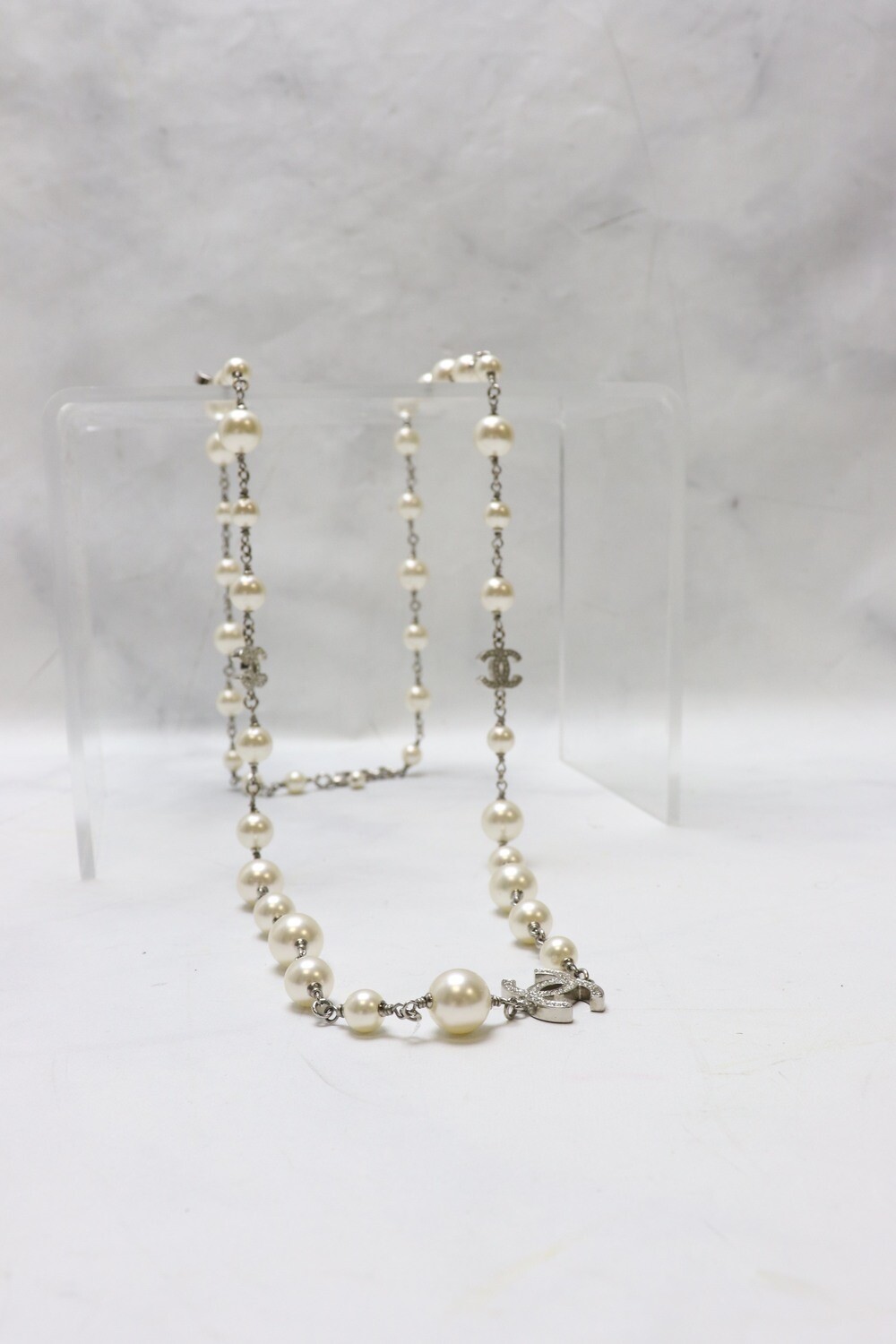 Chanel Necklace Gold with Crystal, Preowned in Box