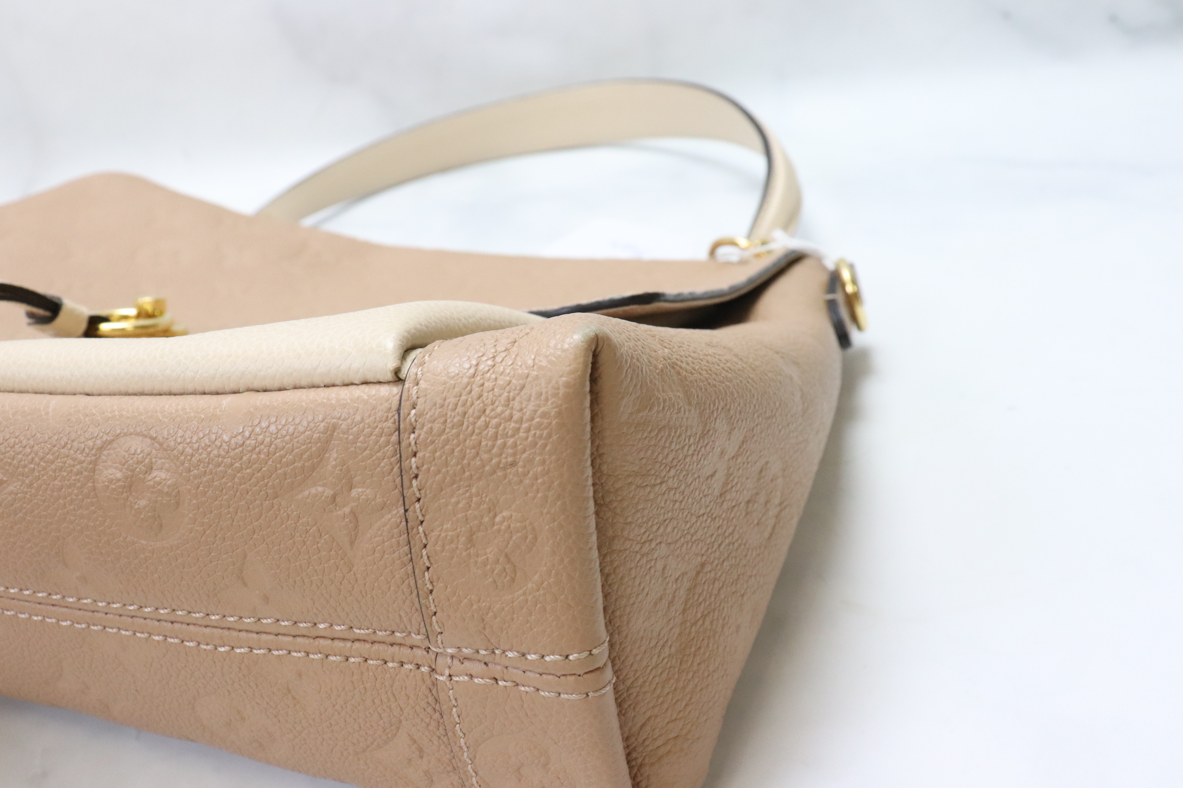 Louis Vuitton Blanche MM, Papyrus Creme, Preowned in Dustbag
