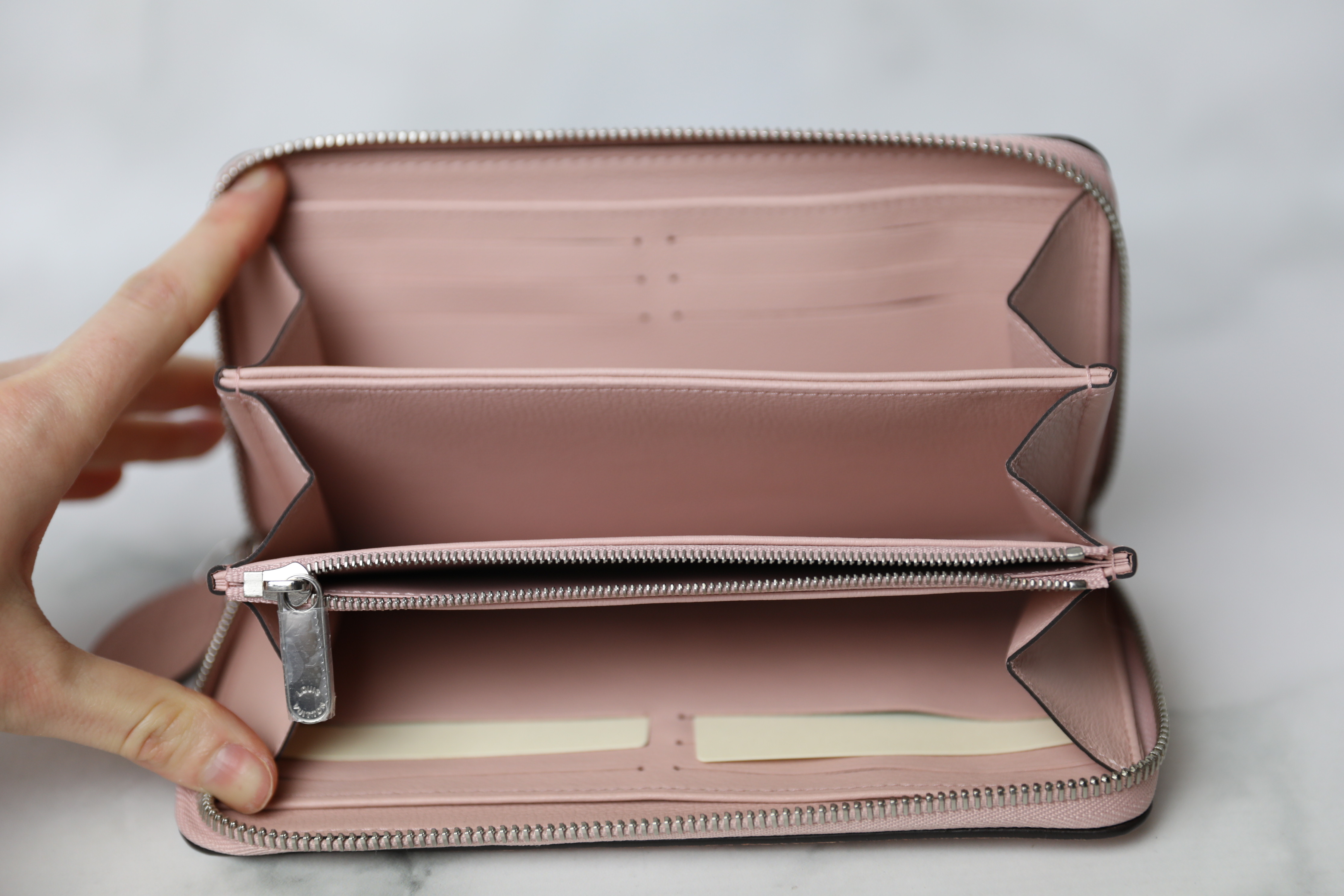 Louis Vuitton Womens Long Wallets, Pink