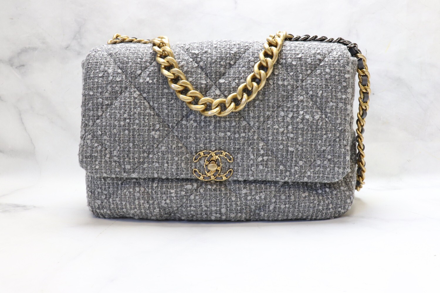 Chanel 19 Maxi Grey Tweed, New in Box