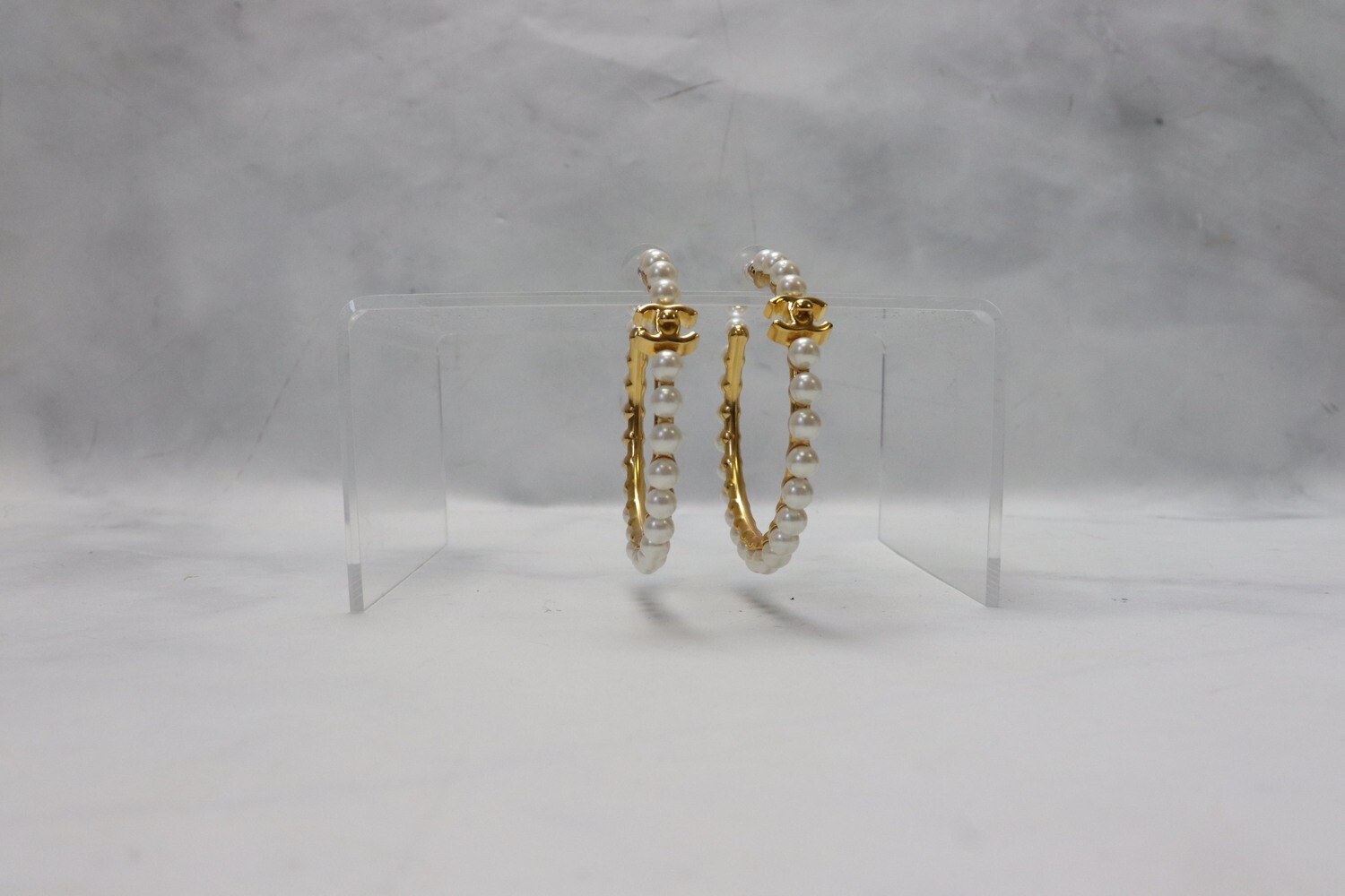Chanel Hoops Pearl Large, New in Box